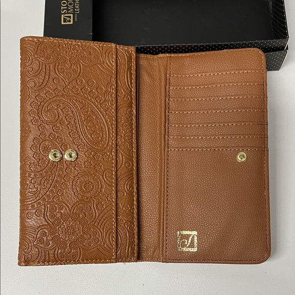 Stone Mountain Accessories Tan Embossed Wallet - Picture 2 of 4
